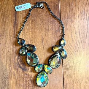 New York and Co statement necklace